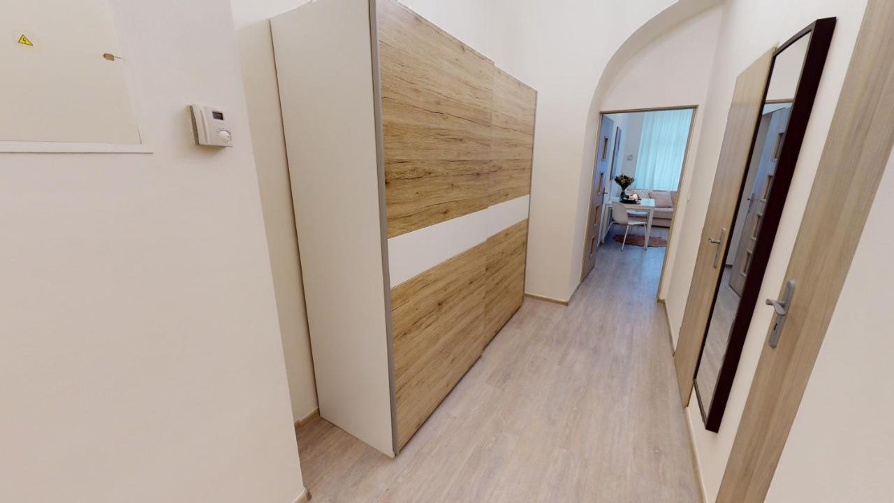 Appartement Viaducto De Karlin - Aparment *